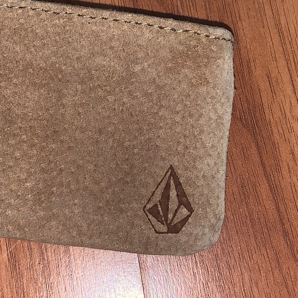 Volcom Suede Coin Purse - Picture 2 of 8
